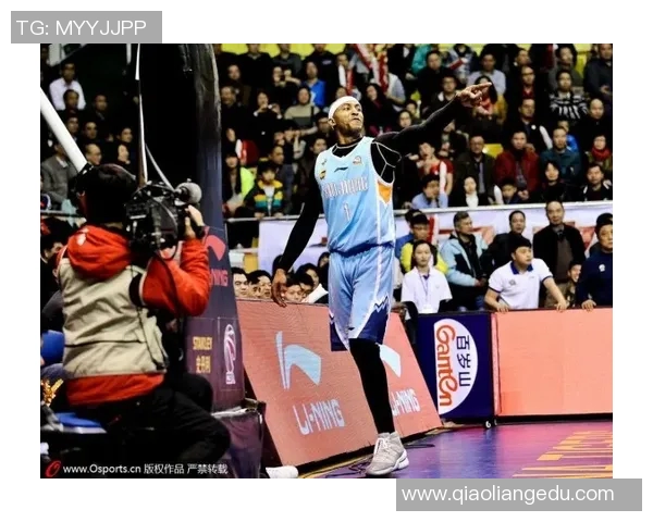 中国男篮迎战男丁格尔队全力以赴争取胜利展现团队精神与竞技风采